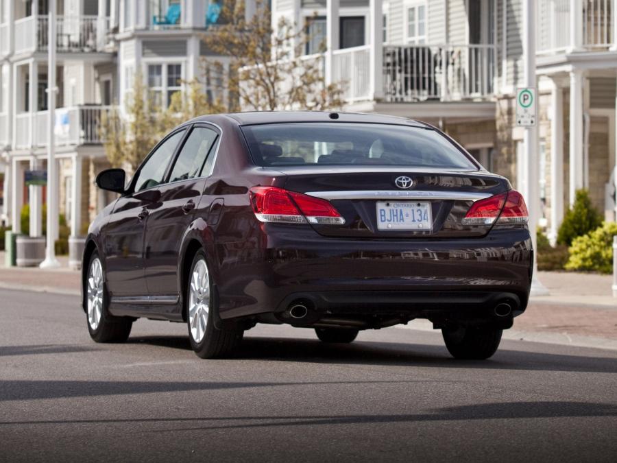  Toyota Avalon 2010 года  (фото 14 из 30)